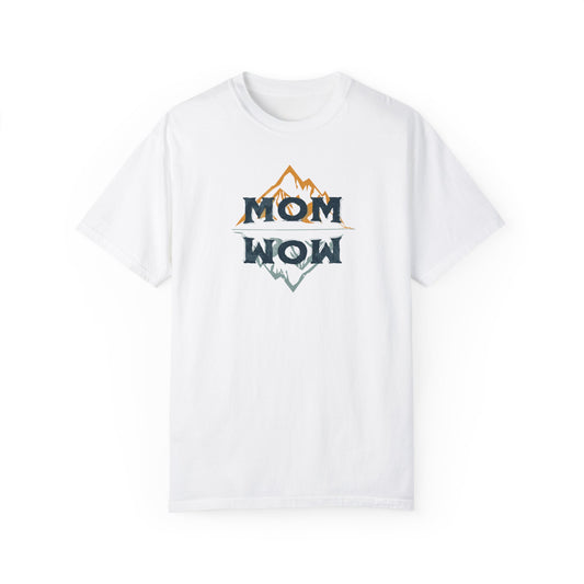 Cool T-Shirt: MOM WOW | Unique Mother's Day Gift - BloomsyBears